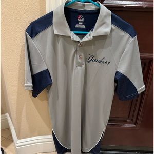 New York Yankees men’s shirt in size small